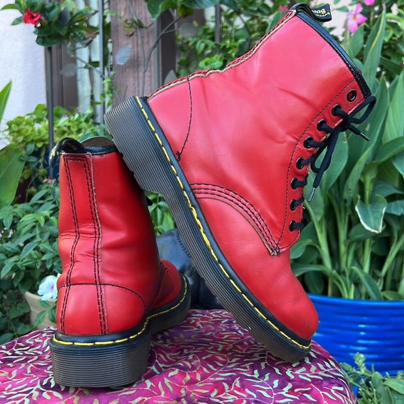 🏴󠁧󠁢󠁥󠁮󠁧󠁿 Dr. Martens MIE Vintage Smooth Red Leather 90’s Y2K Boots - Picture 3 of 17